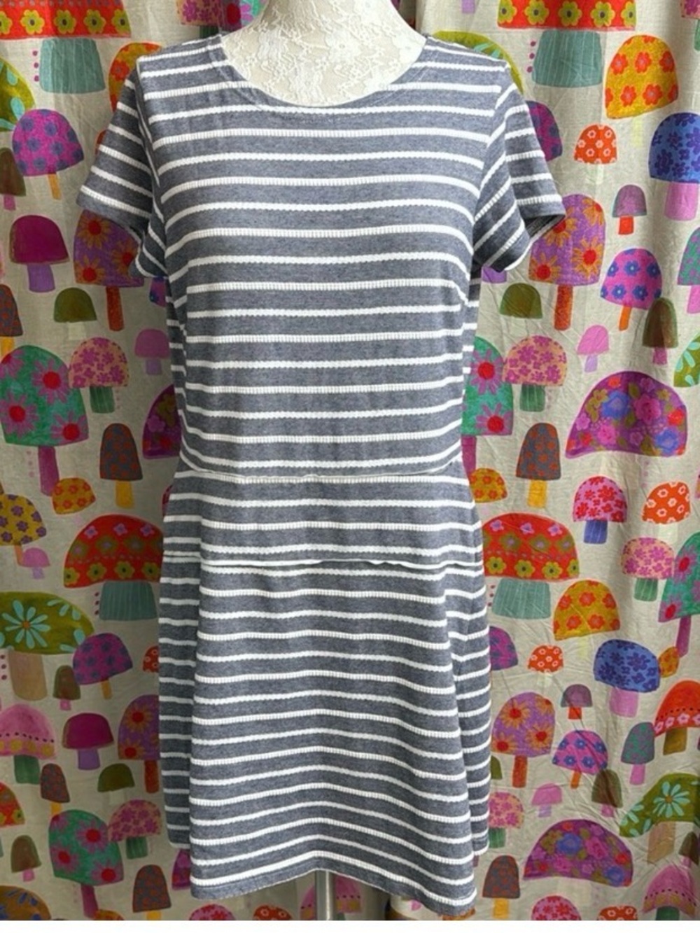 STS Sail to Sable Short Sleeve Zip Back Dress. Medium